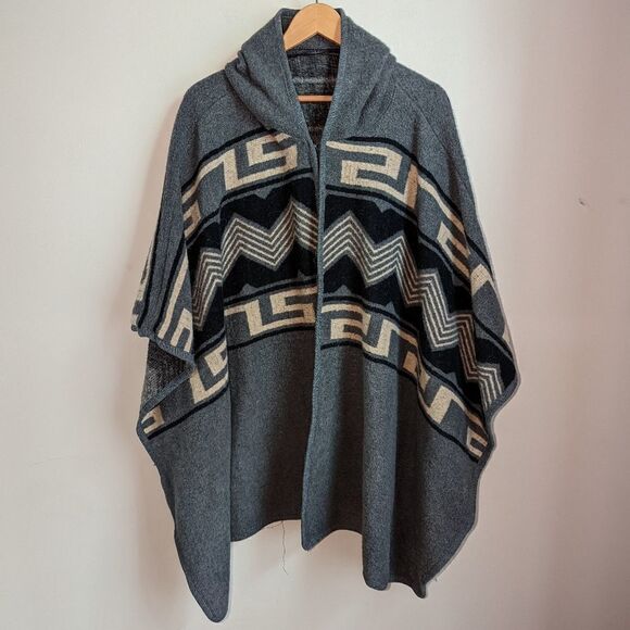 Canadian Oversized Southwestern Grey Warm Bohemian Lagenlook Cape One Size - Picture 2 of 7